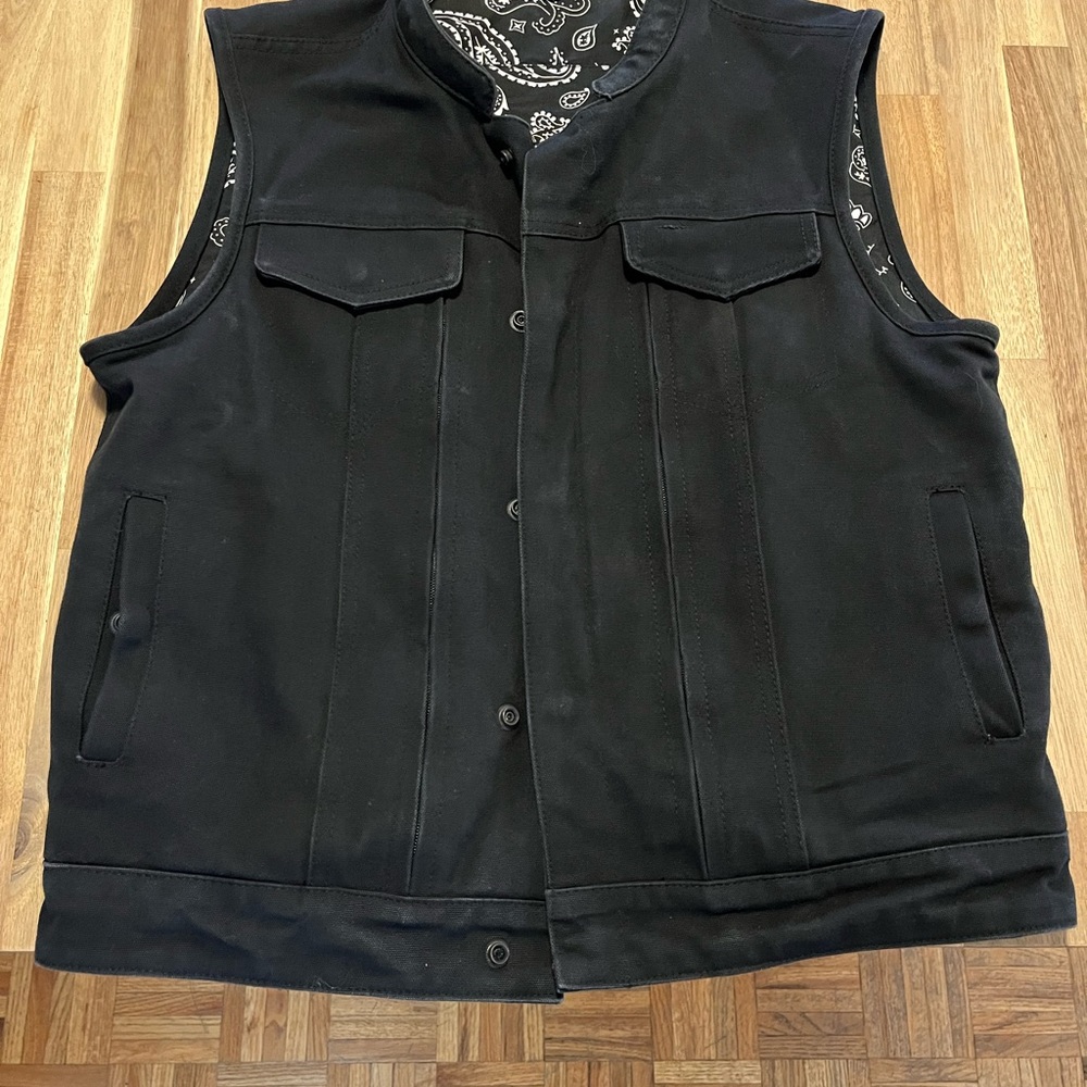 First manufacturer in canvas vest